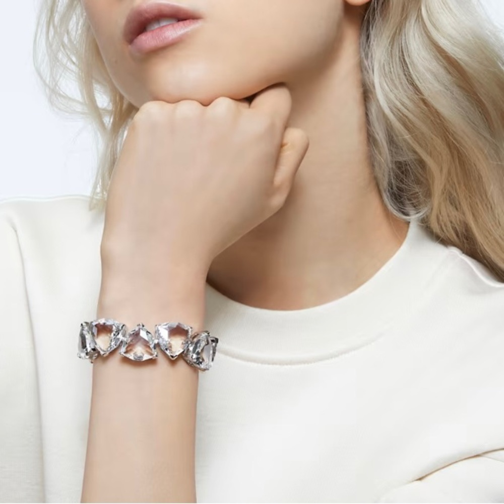 Swarovski Millenia Triangle Cut Tennis Bracelet- White / Rhodium